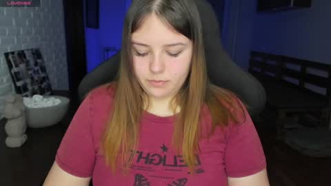 Snapshot of x_nirvana_x chatting on 02-06-25, 02:33 LOVE NERDS ONLY online show from 02-06-25, 02:33