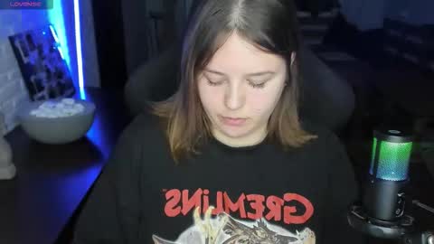 Snapshot of x_nirvana_x chatting on 09-22-25, 02:35 LOVE NERDS ONLY online show from 09-22-25, 02:35