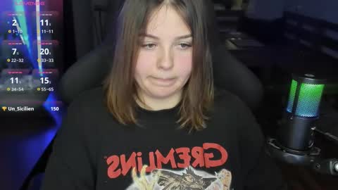 Snapshot of x_nirvana_x chatting on 09-27-25, 05:01 LOVE NERDS ONLY online show from 09-27-25, 05:01