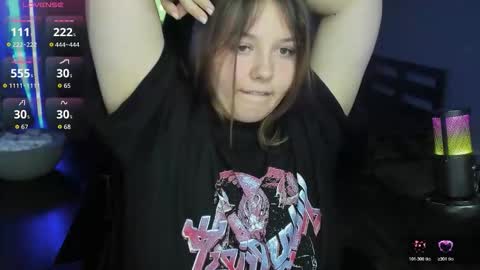 Snapshot of x_nirvana_x chatting on 10-31-25, 05:19 LOVE NERDS ONLY online show from 10-31-25, 05:19