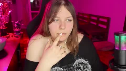 LOVE NERDS ONLY online show from 12-23-25, 04:10