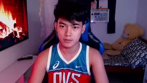 Snapshot of xaldrian_destroyer chatting on 12-07-24, 05:48 Prince Aldrian online show from 12-07-24, 05:48