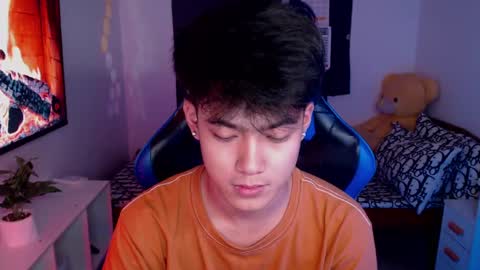 Snapshot of xaldrian_destroyer chatting on 12-25-24, 12:37 Prince Aldrian online show from 12-25-24, 12:37