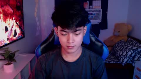 Snapshot of xaldrian_destroyer chatting on 01-04-25, 03:28 Prince Aldrian online show from 01-04-25, 03:28