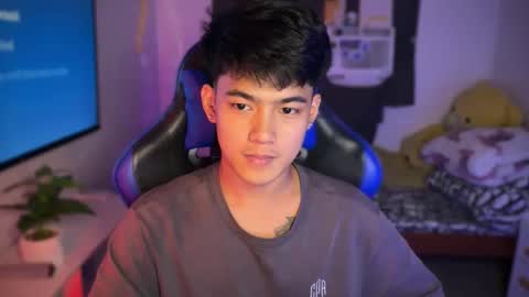 Snapshot of xaldrian_destroyer chatting on 02-11-25, 09:09 Prince Aldrian online show from 02-11-25, 09:09