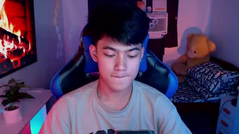 Snapshot of xaldrian_destroyer chatting on 02-13-25, 01:15 Prince Aldrian online show from 02-13-25, 01:15