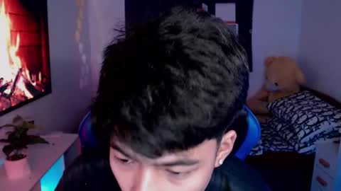 Snapshot of xaldrian_destroyer chatting on 02-17-25, 03:58 Prince Aldrian online show from 02-17-25, 03:58