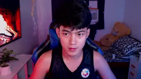 Snapshot of xaldrian_destroyer chatting on 02-19-25, 08:55 Prince Aldrian online show from 02-19-25, 08:55