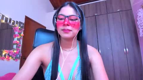 Snapshot of xallysonx_ chatting on 09-15-25, 11:32 XALLYSONX online show from 09-15-25, 11:32