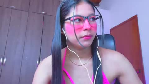 Snapshot of xallysonx_ chatting on 06-18-26, 11:36 XALLYSONX online show from 06-18-26, 11:36