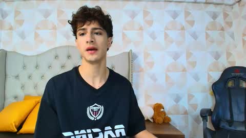 Snapshot of xam_collen chatting on 10-14-25, 02:18 xam_collen online show from 10-14-25, 02:18