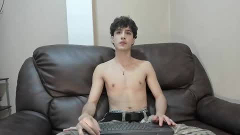 Snapshot of xam_collen chatting on 10-29-25, 01:46 xam_collen online show from 10-29-25, 01:46