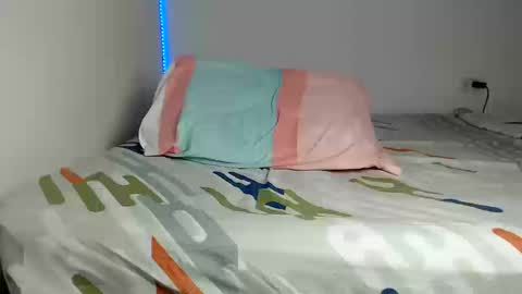 Snapshot of xander743 chatting on 10-15-25, 11:27 Xander online show from 10-15-25, 11:27