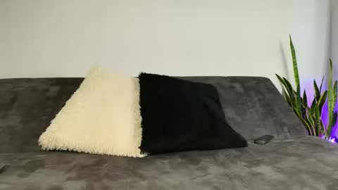 Snapshot of xander743 chatting on 12-04-25, 06:16 Xander online show from 12-04-25, 06:16