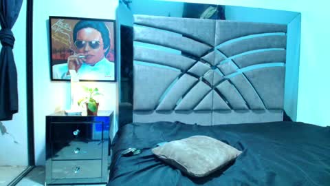 Snapshot of xanderstone00 chatting on 05-28-26, 01:36 Xanderstone online show from 05-28-26, 01:36
