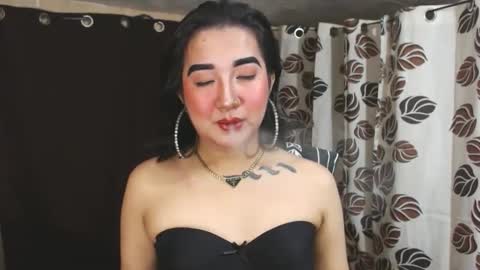 Nira   NOT INTO CHEAP GUYS  online show from 01-23-25, 08:56