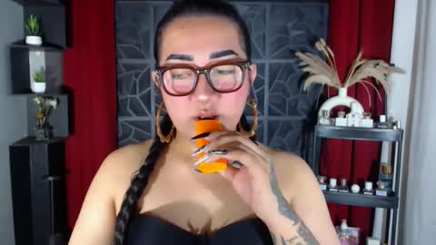 Nira   NOT INTO CHEAP GUYS  online show from 10-09-25, 12:25