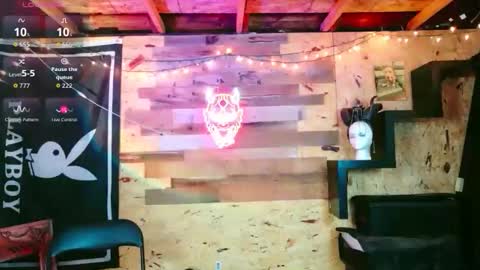 Snapshot of xcaitieragex chatting on 10-28-25, 12:25 Caitie Rage online show from 10-28-25, 12:25