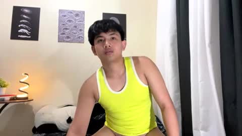 Snapshot of xcigbatecum chatting on 06-16-26, 05:37 Charlie online show from 06-16-26, 05:37