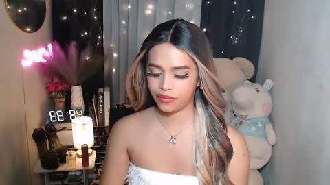 lorainne online show from 12-03-24, 01:32