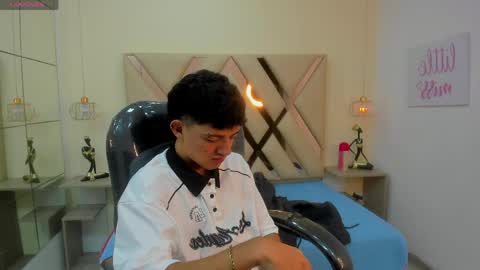 xebastwink online show from 05-12-26, 12:35
