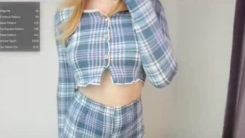 Snapshot of xella_wildx chatting on 07-16-26, 11:16 Ella online show from 07-16-26, 11:16