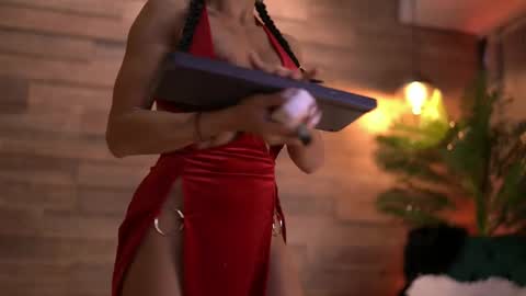 Snapshot of xenabloom chatting on 04-25-26, 05:10 Xena online show from 04-25-26, 05:10