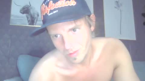Snapshot of xeroxe860 chatting on 07-01-26, 01:29 Xeroxe online show from 07-01-26, 01:29