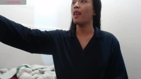 xhotlickerkiarax online show from 06-04-26, 12:00