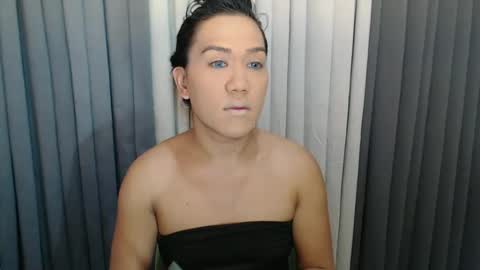 GWEN THOMPSON .......   online show from 01-03-25, 01:16