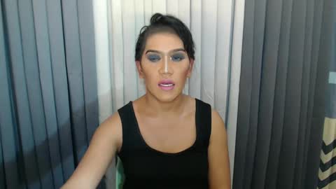 GWEN THOMPSON .......   online show from 01-25-25, 08:53