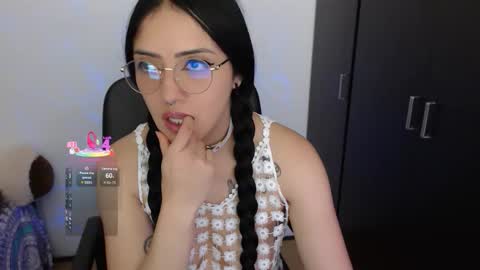 Snapshot of xia_abbey chatting on 11-13-25, 10:30 Xia online show from 11-13-25, 10:30