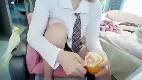 Snapshot of xiaoyu_cn chatting on 11-16-25, 05:02 xiaoyu online show from 11-16-25, 05:02