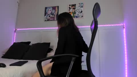 Snapshot of ximedg chatting on 02-05-25, 02:51 Xime online show from 02-05-25, 02:51