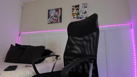 Snapshot of ximedg chatting on 02-11-25, 02:46 Xime online show from 02-11-25, 02:46