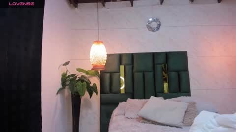 ximena online show from 12-19-25, 11:17