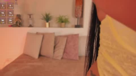 Snapshot of xiomara__cortes chatting on 06-20-26, 07:38 X I O M A R A online show from 06-20-26, 07:38