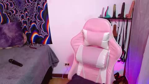 Snapshot of xizette_rotic chatting on 10-14-25, 05:47 xizette online show from 10-14-25, 05:47