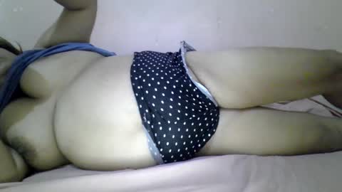 Snapshot of xjuicytits chatting on 06-27-26, 12:59 xjuicytits online show from 06-27-26, 12:59