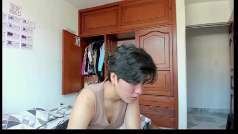 Snapshot of xlatin_girlssx chatting on 01-26-25, 07:09 We are Lana. the one with short hair and vanessa girl with long hair online show from 01-26-25, 07:09