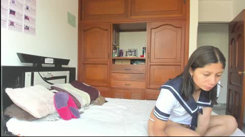 Snapshot of xlatin_girlssx chatting on 02-01-25, 07:23 We are Lana. the one with short hair and vanessa girl with long hair online show from 02-01-25, 07:23