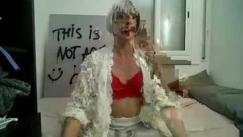 Snapshot of xlecram chatting on 12-25-24, 04:32 Wendy online show from 12-25-24, 04:32