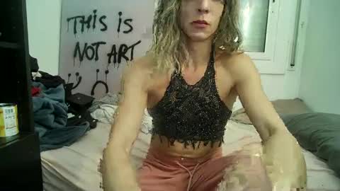 Snapshot of xlecram chatting on 12-28-24, 07:55 Wendy online show from 12-28-24, 07:55