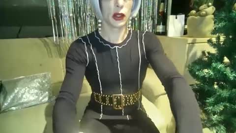 Snapshot of xlecram chatting on 12-31-24, 04:04 Wendy online show from 12-31-24, 04:04