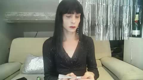 Snapshot of xlecram chatting on 01-11-25, 01:01 Wendy online show from 01-11-25, 01:01