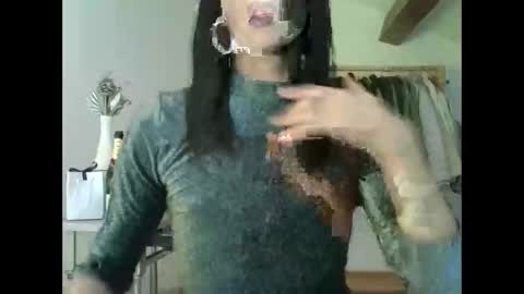 Snapshot of xlecram chatting on 11-09-25, 02:59 Wendy online show from 11-09-25, 02:59