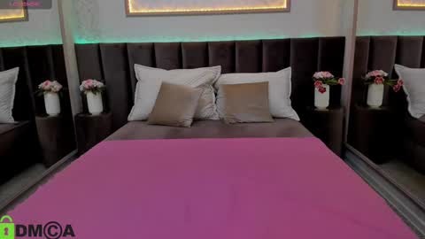 Snapshot of xlindamilfx chatting on 03-11-25, 06:21 Linda online show from 03-11-25, 06:21