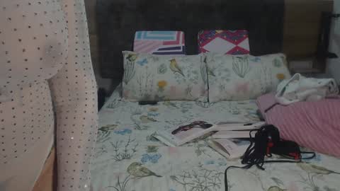 xlisbetx online show from 01-10-25, 06:09