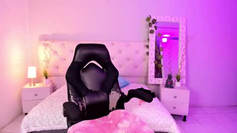 Snapshot of xlmena_slut chatting on 03-11-25, 12:11 Ximena online show from 03-11-25, 12:11