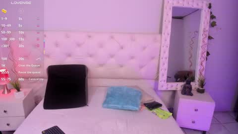 Snapshot of xlmena_slut chatting on 09-23-25, 03:42 Ximena online show from 09-23-25, 03:42